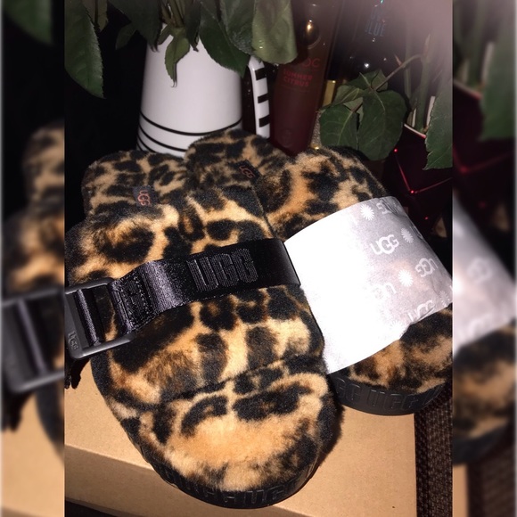 New Authentic UGG Fluffita Panther Print Women’s Sandal Black/Brown Size 9 - Picture 2 of 6